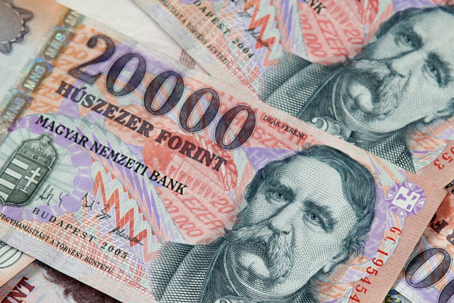 Mind hitel mind lízing esetén elmondható, hogy a forint alapú konstrukciók esetén alacsonyabb önrésszel is számolhatunk