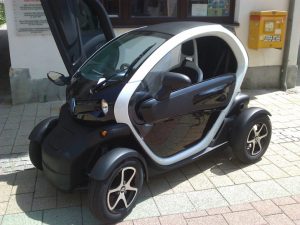 Futurisztikus forma, de már a használhatatlanságot súrolja... jobb az e-Up!