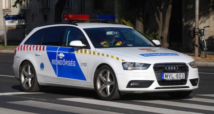 Audi S4 Avant 3.0 TFSI magyar rendőrautó