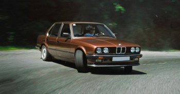Ezt az autót használni kell: BMW E30 325e (1986) - Videó