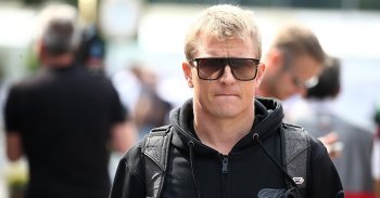 Balesettel zárult Kimi Räikkönen bemutatkozása a NASCAR-ban
