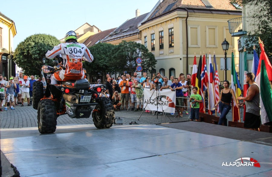 Sokan kíváncsiak voltak a rajtra